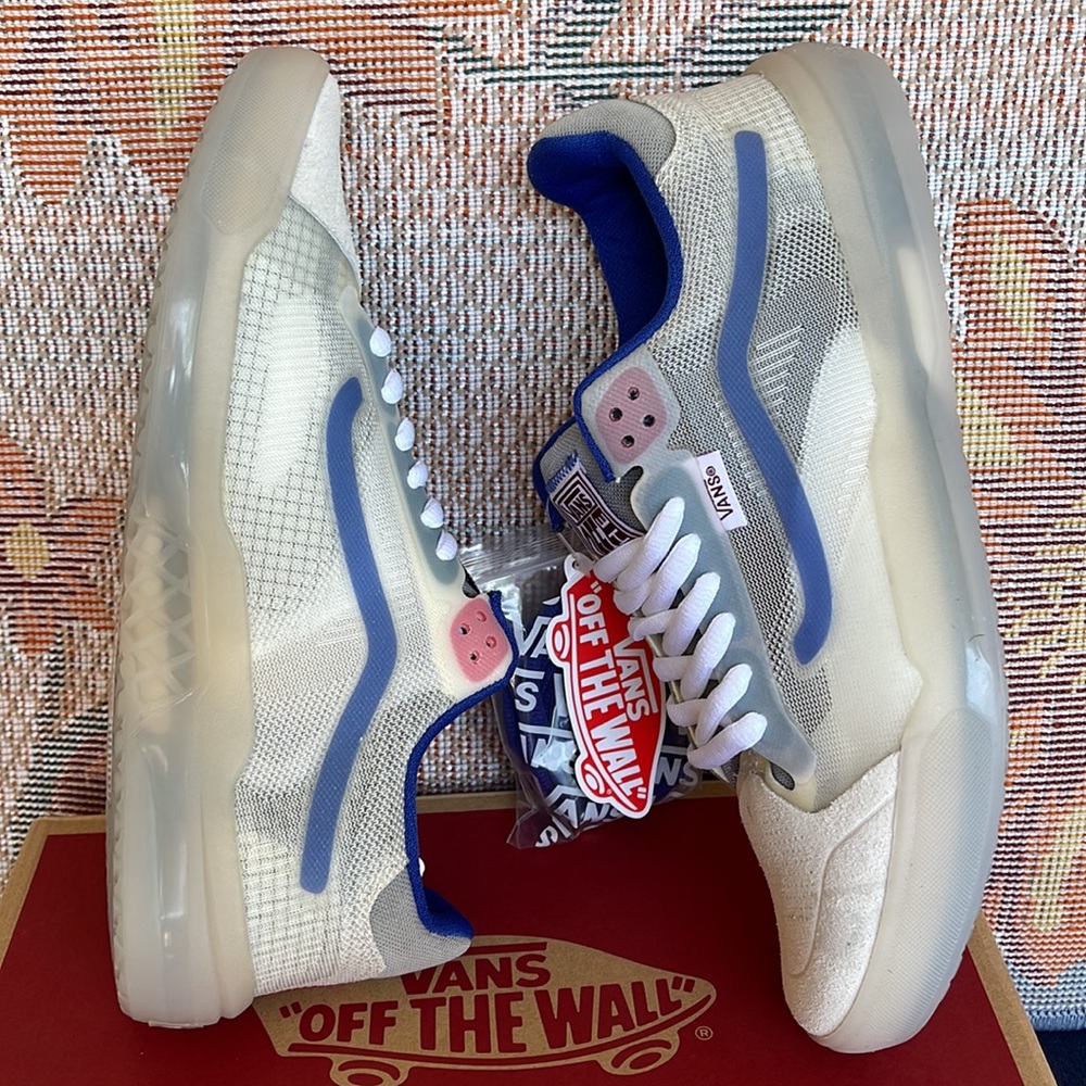 Vans Men’s Evdnt Rw Ultim
Color Wheel Creme
VN0A5DY5982
sneakers - Picture 12 of 16